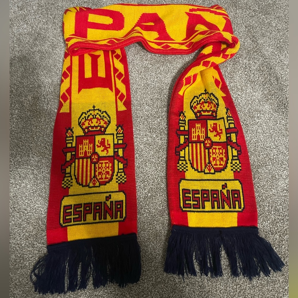 Beautiful and Soft España Knit Scarf